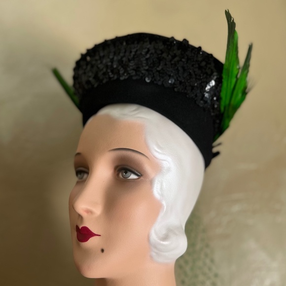 LAVISH 1940s' BLACK FELT 